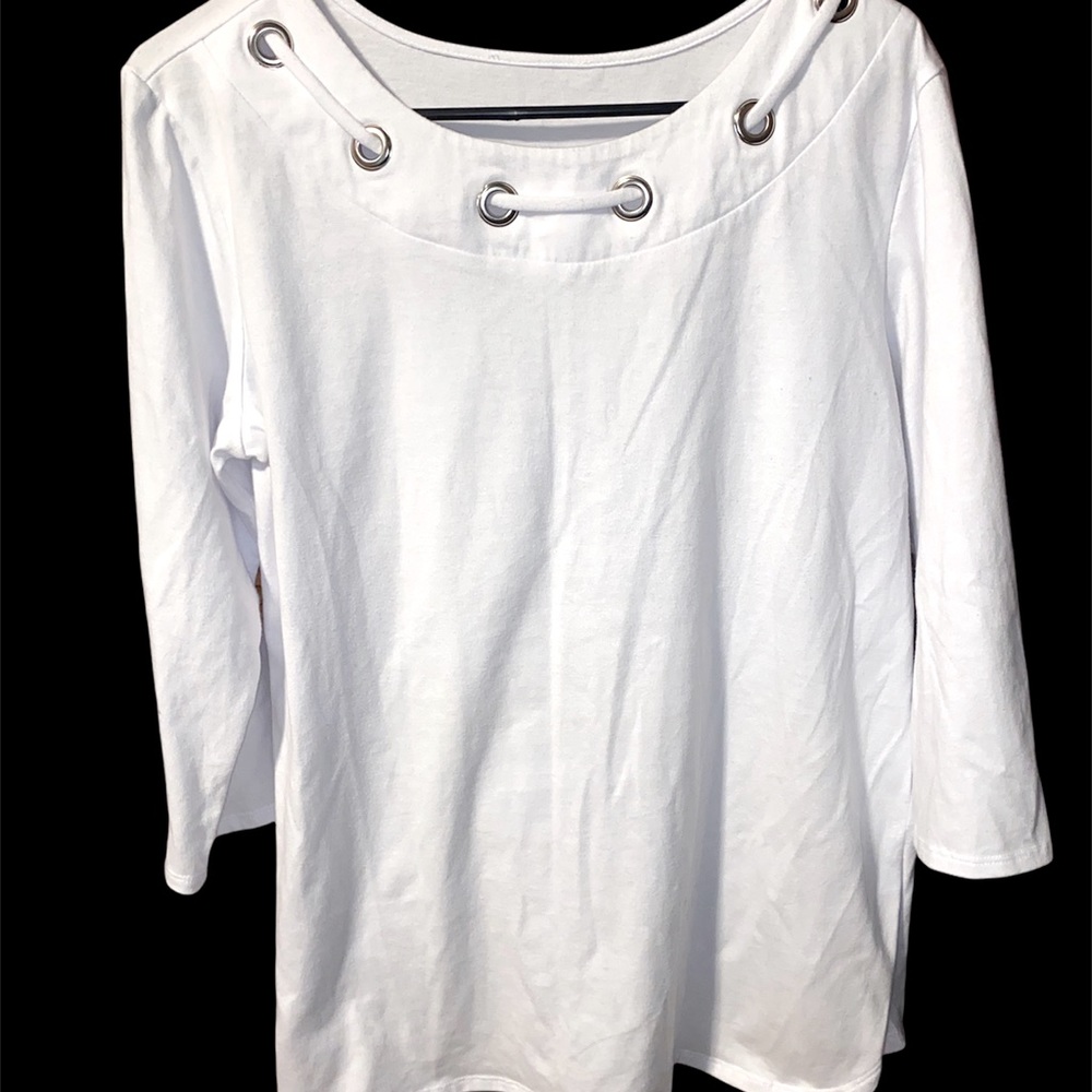 Women’s white dress shirt